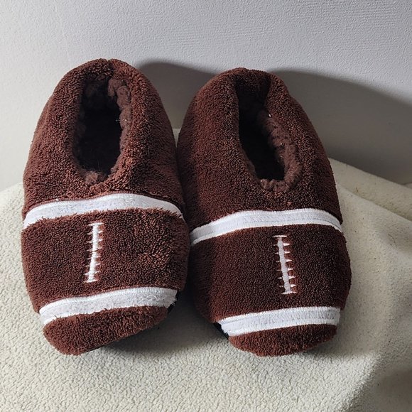 Astor Place kids Plush Football Slipper Sock Non-Skid - Picture 1 of 8